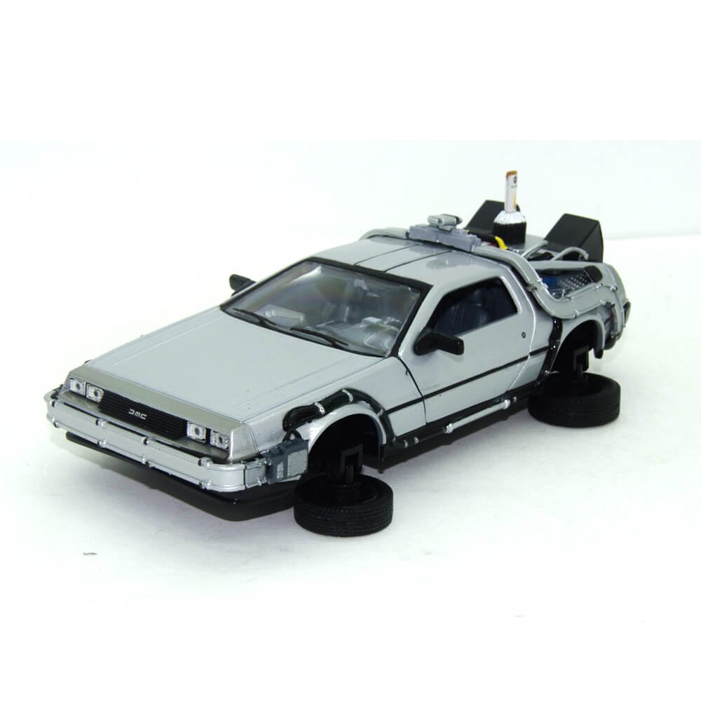 Назад в Будущее II: Машина Времени (Back to The Future II: DeLorean)