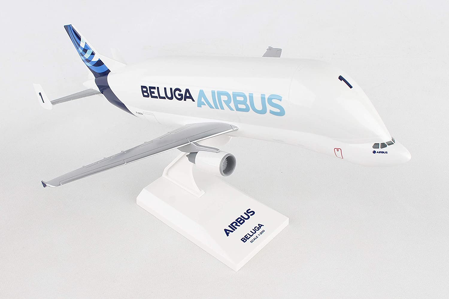 Модель самолета (Skymarks Airbus Beluga A300-600ST)