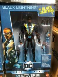 Фигурка ДС Мультивселенная - Черная молния (DC Comics Multiverse Black Lightning Figure)