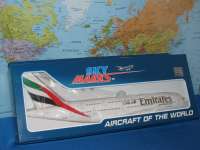 Самолет Emirates A380-800 Skymarks 1:200 Plane Model