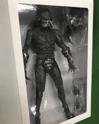 Фигурка The Predator Deluxe Armored Assassin Predator Figure