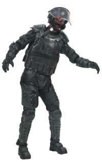 Ходячие Мертвецы: Зомби-Полицейский (McFarlane Toys The Walking Dead TV Series 4 Riot Gear Zombie Action Figure)