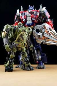 Transformers Wei Jiang Hound vs Optimus
